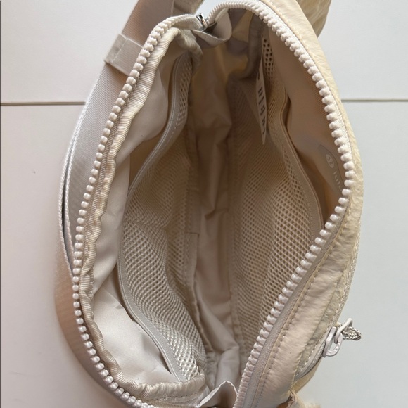 Lululemon Beige Belt Bag - Picture 4 of 4
